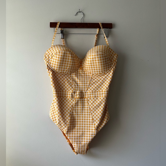 Skinny Dippers Other - Skinny Dippers one piece bathing suit color yellow and white size XL